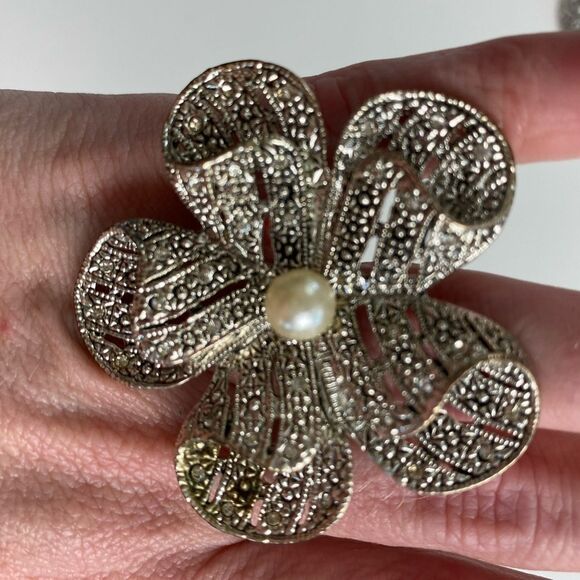 Large Silver Toned Textured Flower with Pearl Center Adjustable Statement Ring - Picture 9 of 9